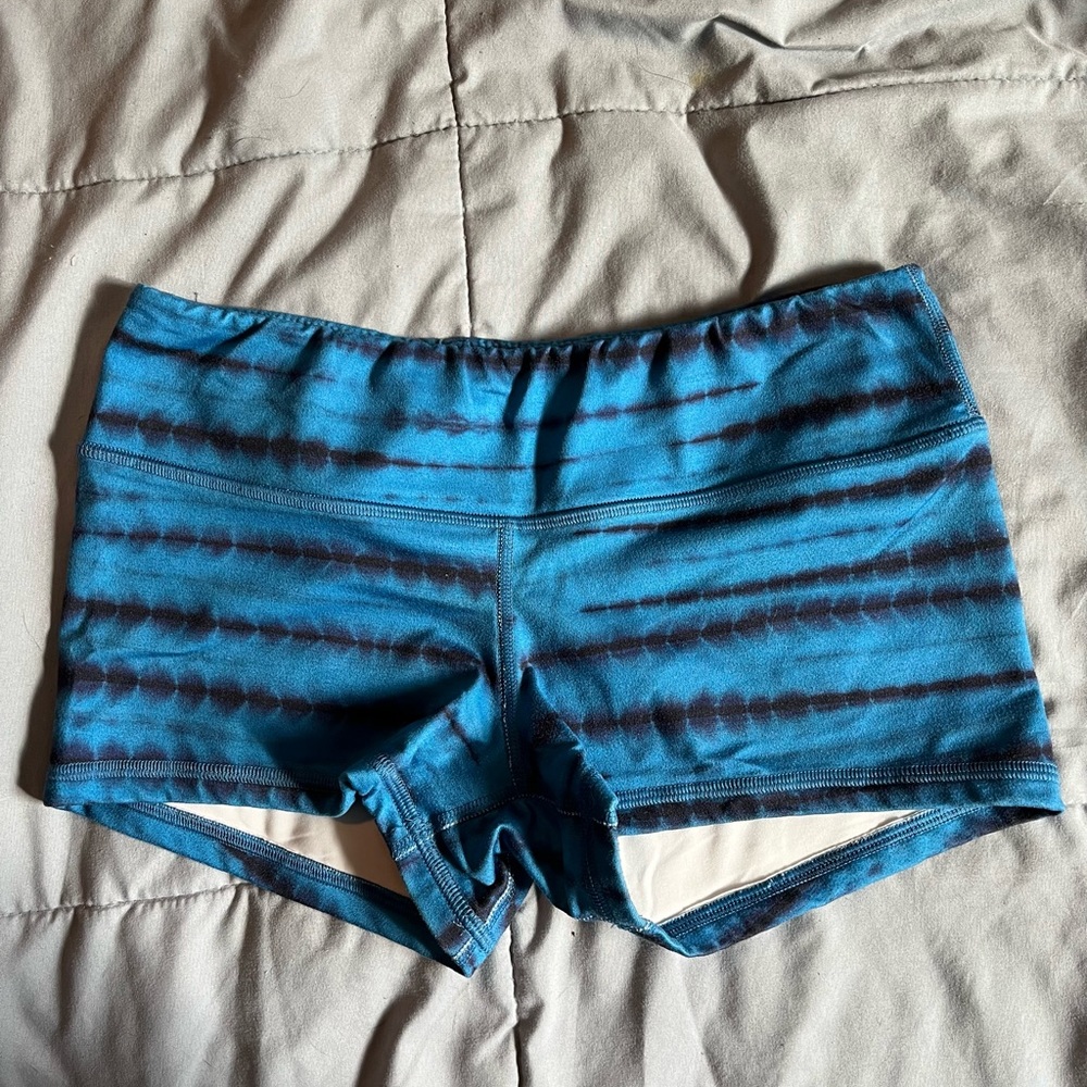 Fleo shorts size medium. Lightly worn.